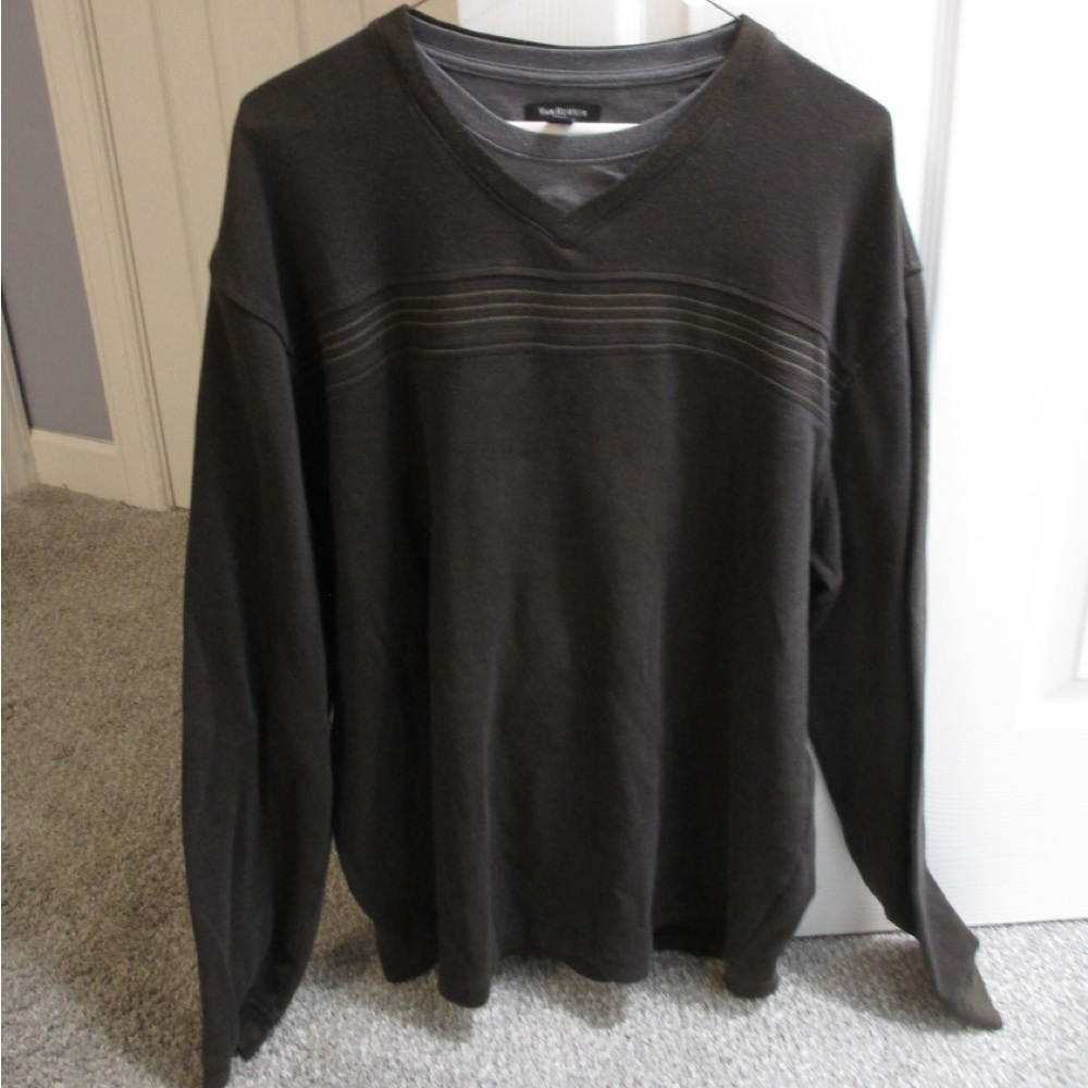 Brown and grey striped long sleeve Van Heusen sweater/long sleeve 
Size: XL